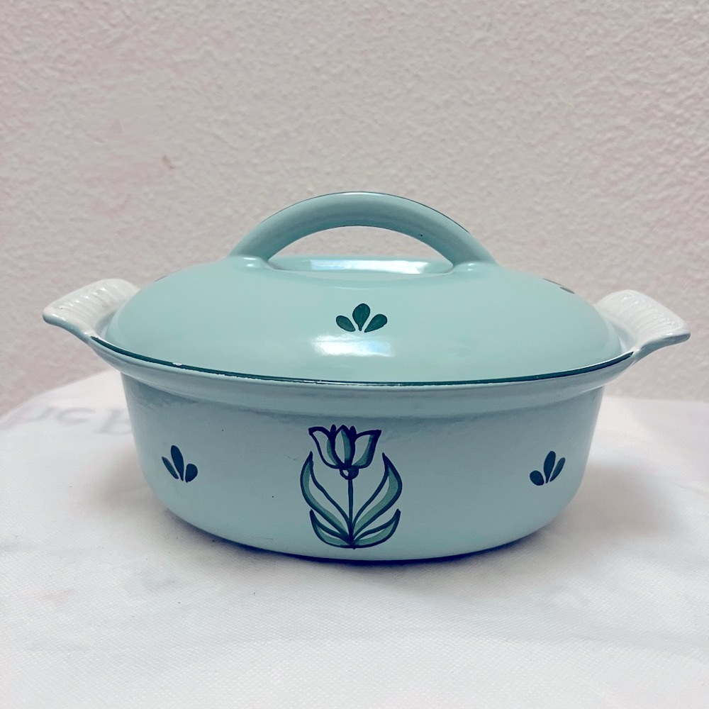 Vintage DRU Enamel, Tulips, Green Cast Iron Dutch Oven, Casserole with Lid